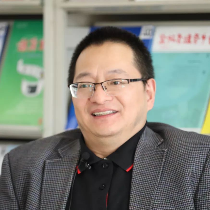 首先,南师附中对教育教学的投入比较大,让学生得到充分提高,这是学校