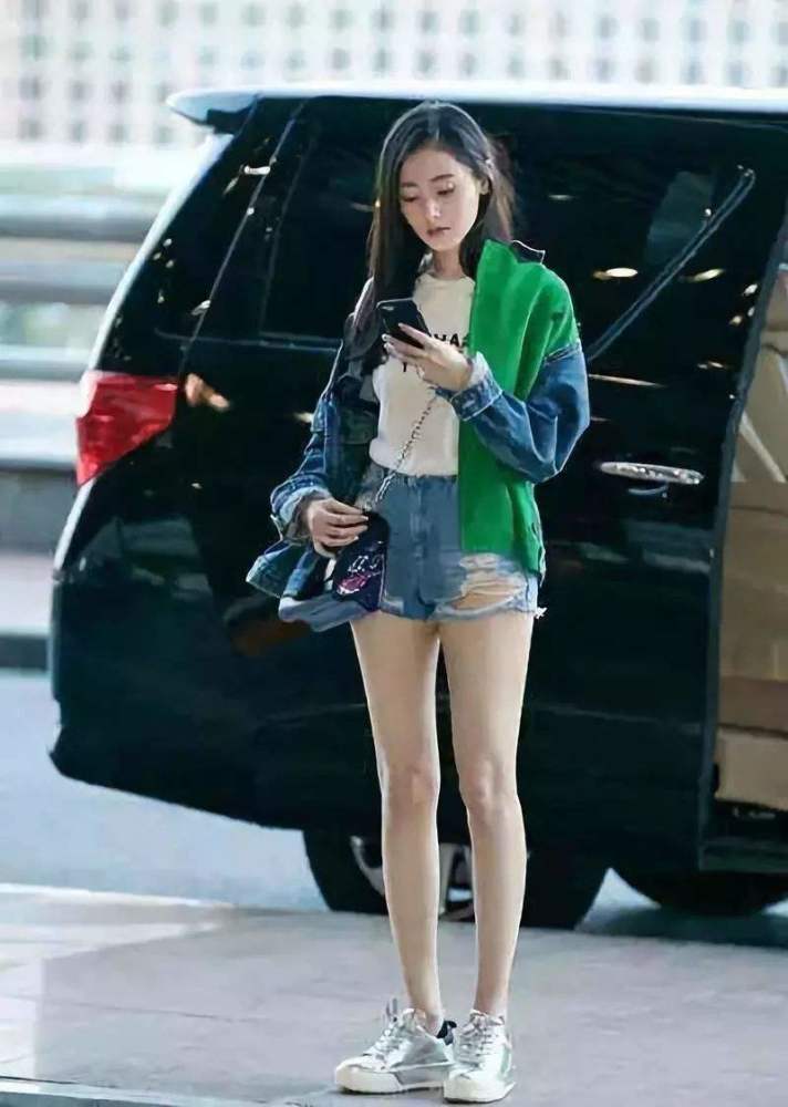 张天爱,关晓彤,腿精,制服,牛仔裤