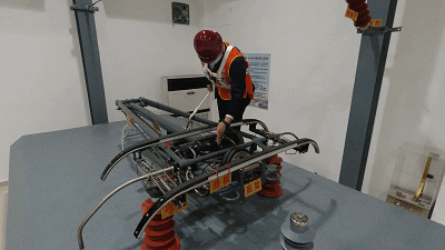 这里的高铁司机都是电竞高手?