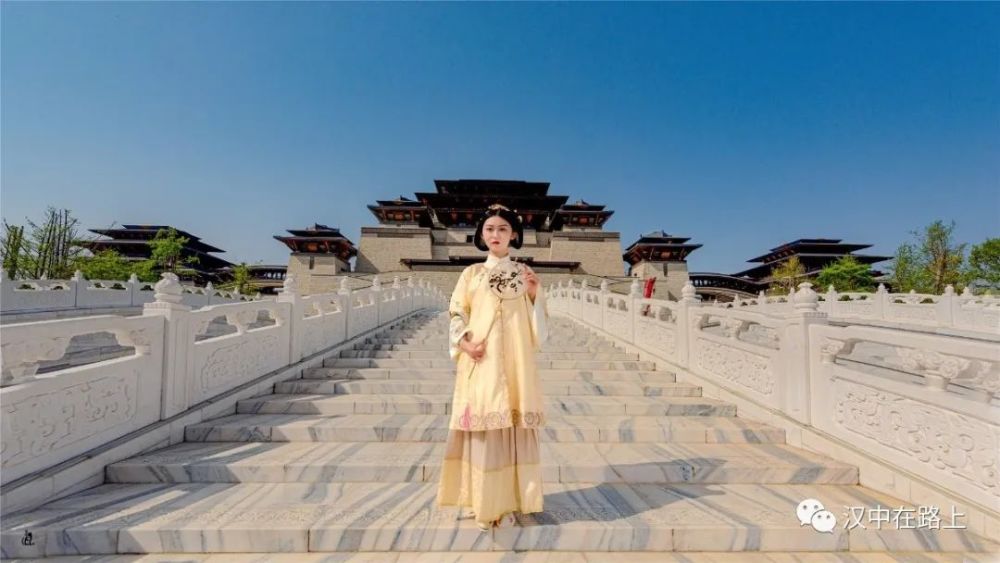 初见惊艳,再见倾心,汉中兴汉胜境来了好多汉服小姐姐!