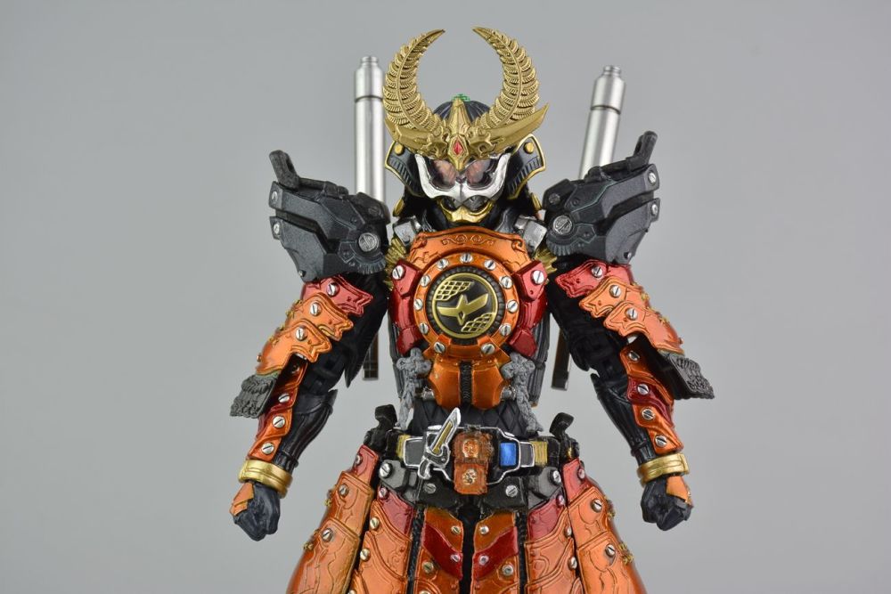 假面骑士的sic形象,法爷有了披风,铠武神似响鬼