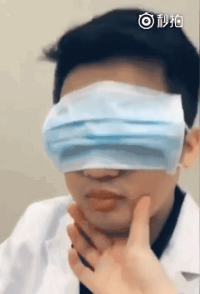 因为日本平素就有戴口罩的习俗,综艺节目便为我们保存了宝贵的研究