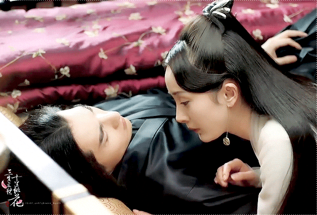 网播剧78亿的《枕上书》,比星剧《十里桃花》评分还高