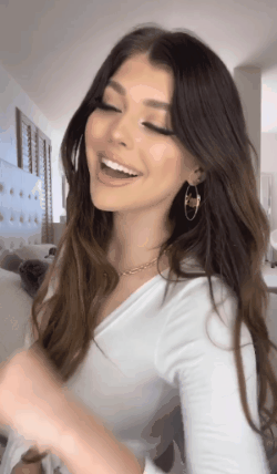 上亿点赞千万粉丝不是网红脸的她成了抖音女王