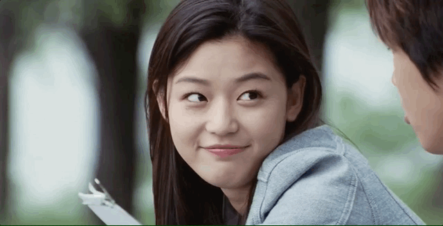 图 1 是全智贤 2001 年 在《我的野蛮女友》中的画面 当时她才 20 岁