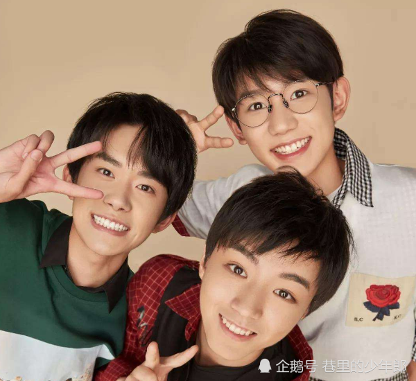 tfboys3人再次同时更博,为庆祝这个特殊的日子,真爱粉