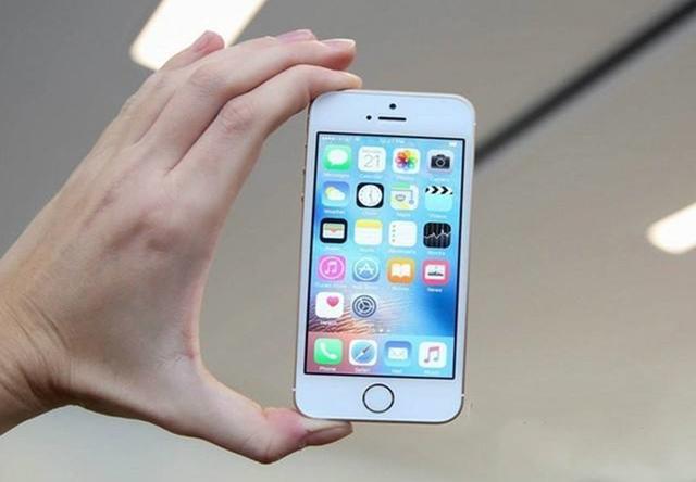 时隔4年新iphonese发布,3299廉价苹果手机诞生,苹果高傲不在