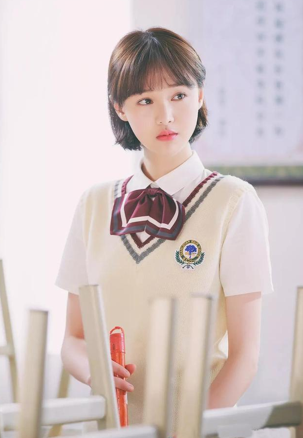 鞠婧祎校服照,女星校服照,谭松韵,郑爽校服照,迪丽热巴