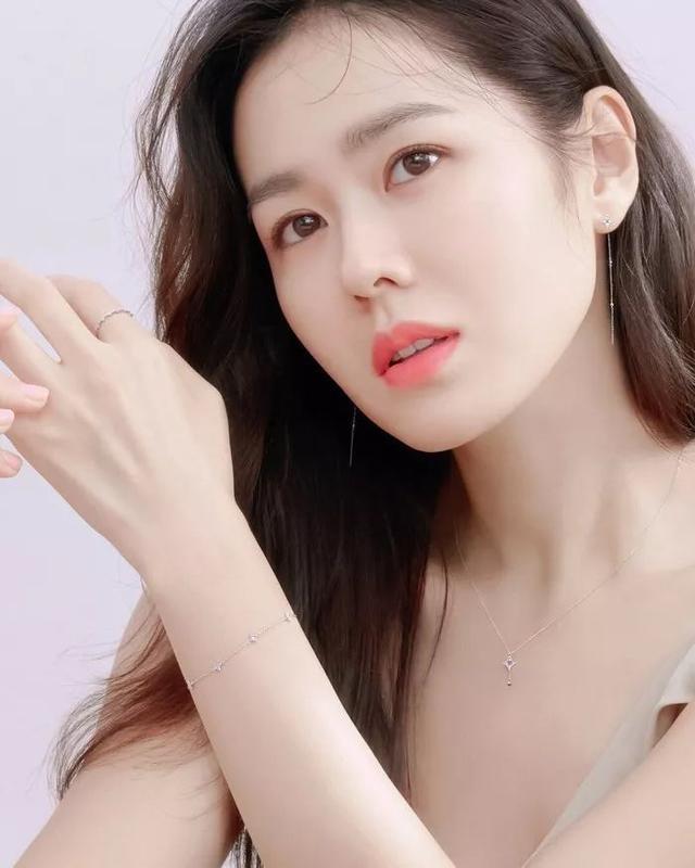 韩国纯天然美女孙艺珍,从