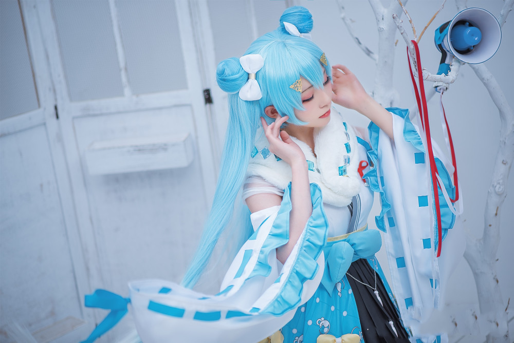 三组国人漂亮妹子cos的人气虚拟偶像角色"初音未来"!十分养眼