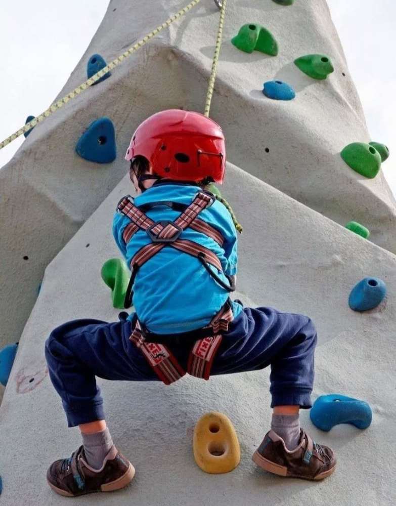 攀岩,一个促进孩子大脑发育,协调全身的宝藏运动!