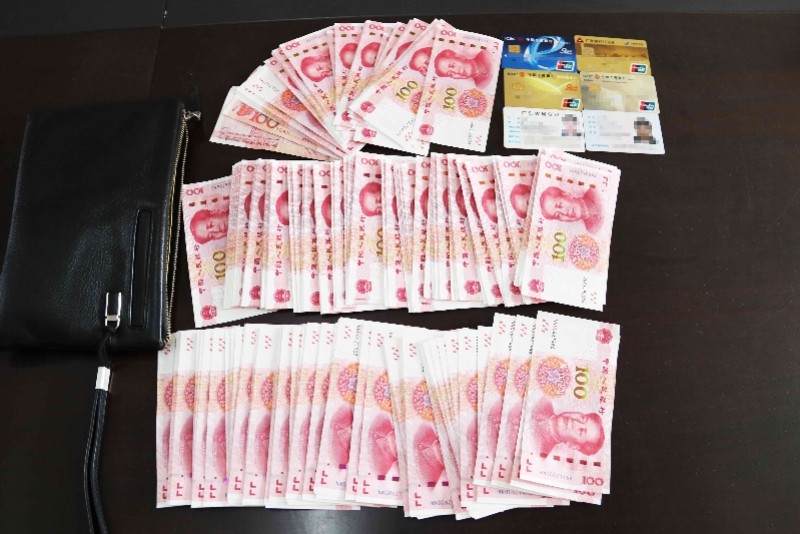 乘客遗失3万现金,广州"老的哥"迅速归还还婉拒600元酬金