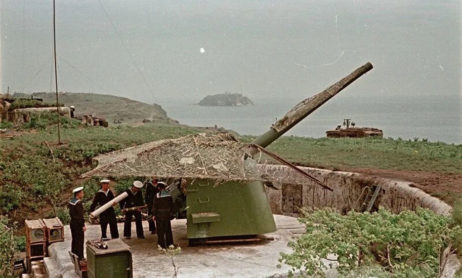 (1955年苏联海军炮兵阵地.)