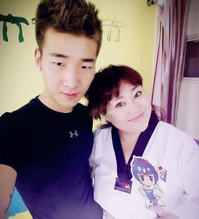 李菁菁,刘振,直播,安家