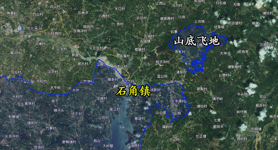 广东廉江市一个镇,城镇位于省界边,距离广西"一步之遥