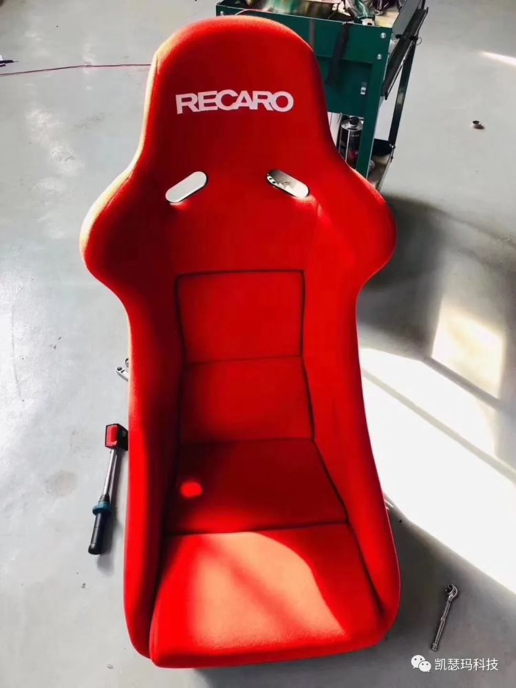 款式:recaro sportster cs 限量300( 黑红色 ) 产地:德国 材料:半