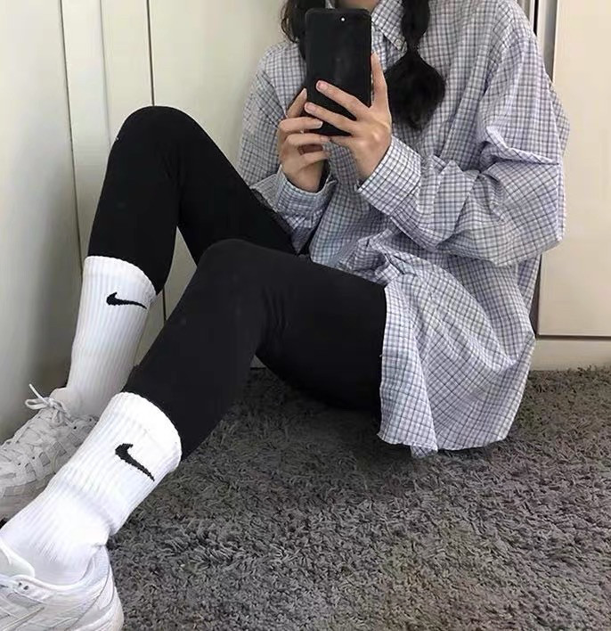 性价比超高的彩色耐克袜,明星网红穿袜子技巧,你的袜子穿对了吗
