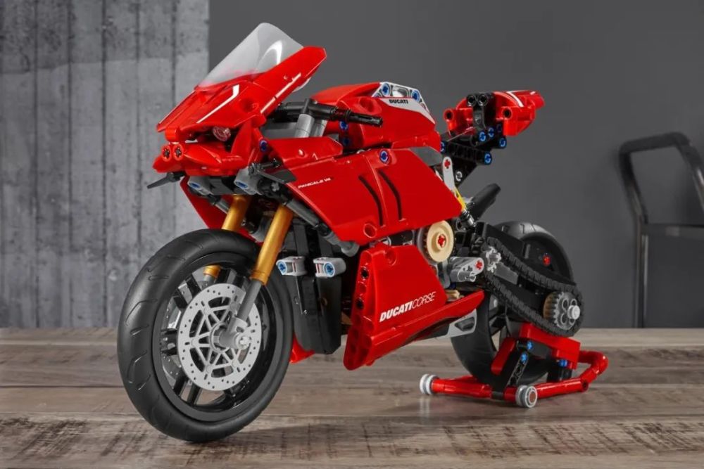 超级摩托车!乐高科技 杜卡迪 panigale v4r 正式公布