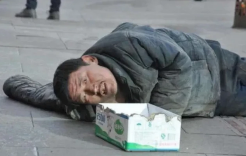 心理测试:三个乞丐,谁是假扮的?秒测你发脾气有多可怕