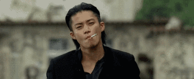 一本正经的教育起了不良少年. 话说回被小栗旬教育的男 ..