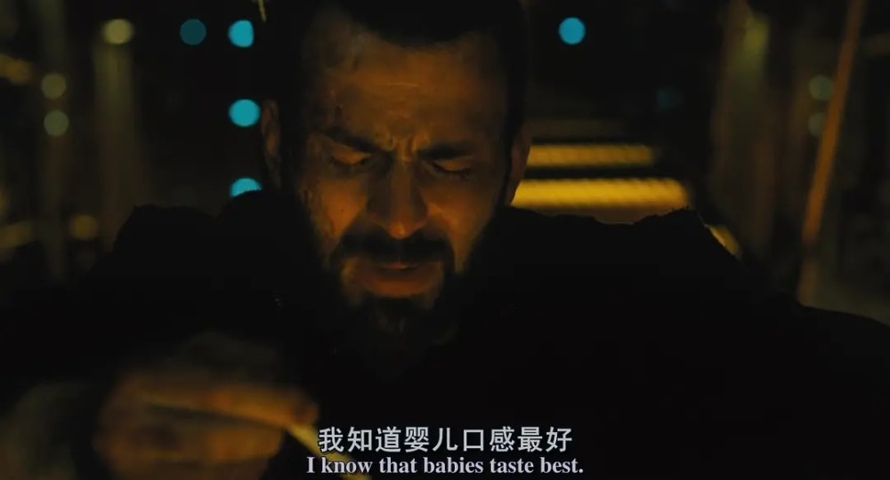 高分灾难电影《雪国列车》世界末日之后人类靠吃蟑螂勉强度日