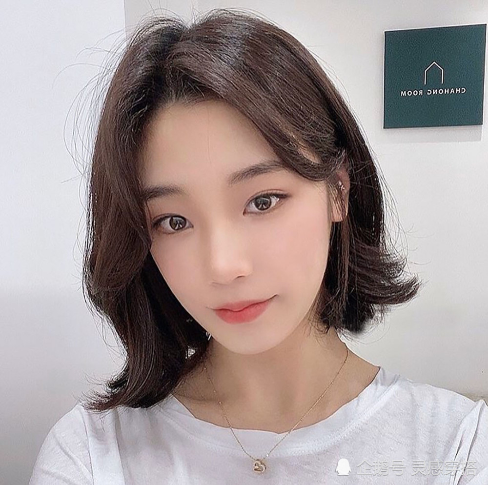 气质短发能让你的颜值焕然一新,下巴到锁骨的长度怎么减都不会出错,可