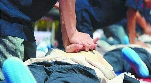 温州16岁男学生死亡事件,属于一个典型的 运动性猝死,如果孩子没有