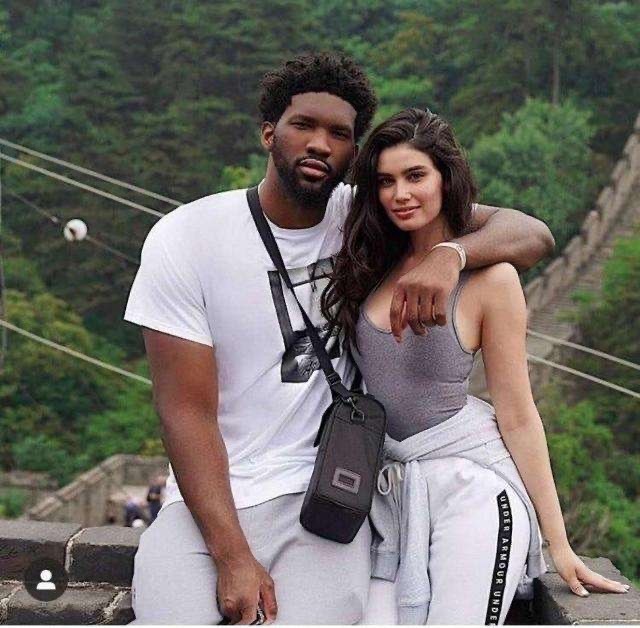 美国成功黑人喜欢找高颜值白人老婆?nba著名球星,他就