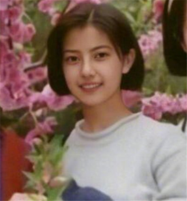 学生时期的4位明星,林心如甜美,高圆圆清纯,看到赵薇