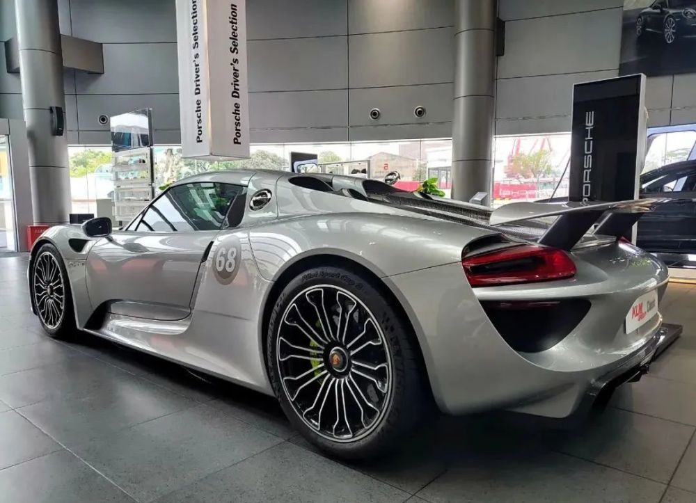 实拍保时捷918 spyder,千万级超跑只是选配就能买一台