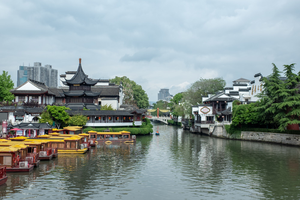 南京夫子庙,免费的国家5a级旅游景区,周末游客络绎不绝非常热闹