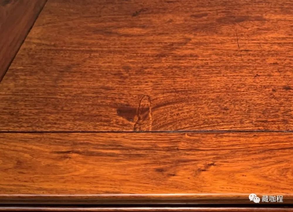 黄花梨变化多端,展腿桌纹理长出挖补效果