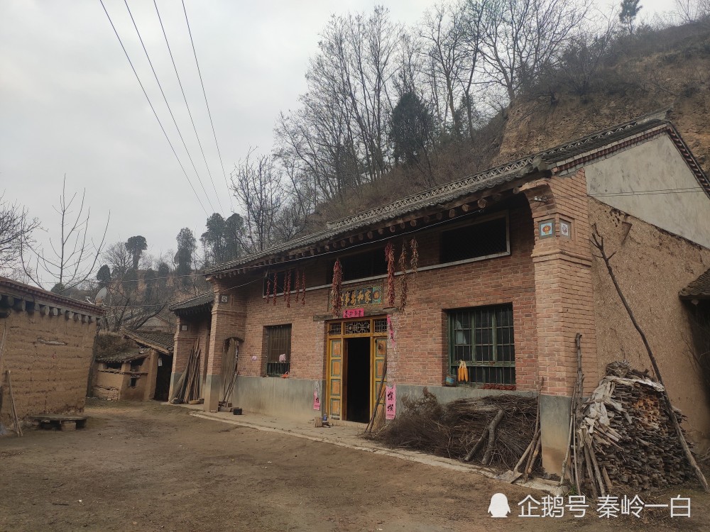 11座秦岭山区农家小院,常年废弃无人居住,白送给你敢要吗?