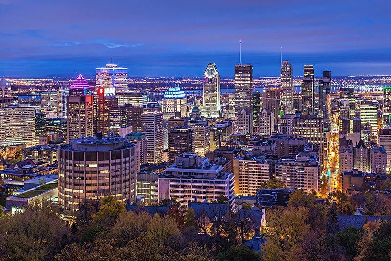 蒙特利尔是加拿大魁北克省的经济中心和主要港口,也是该省面积最大的