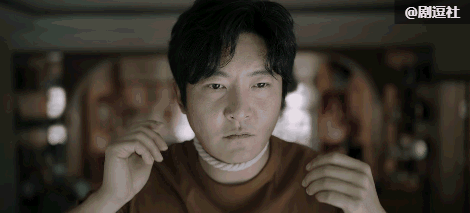 自此暴躁小余彻底上线. 怼天怼地怼空气,谁不服干谁!