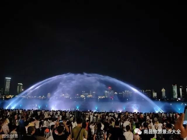 秋水广场,滕王阁,江南三大名楼,赣江,摩天轮,滕王阁序,南昌之星,夜景