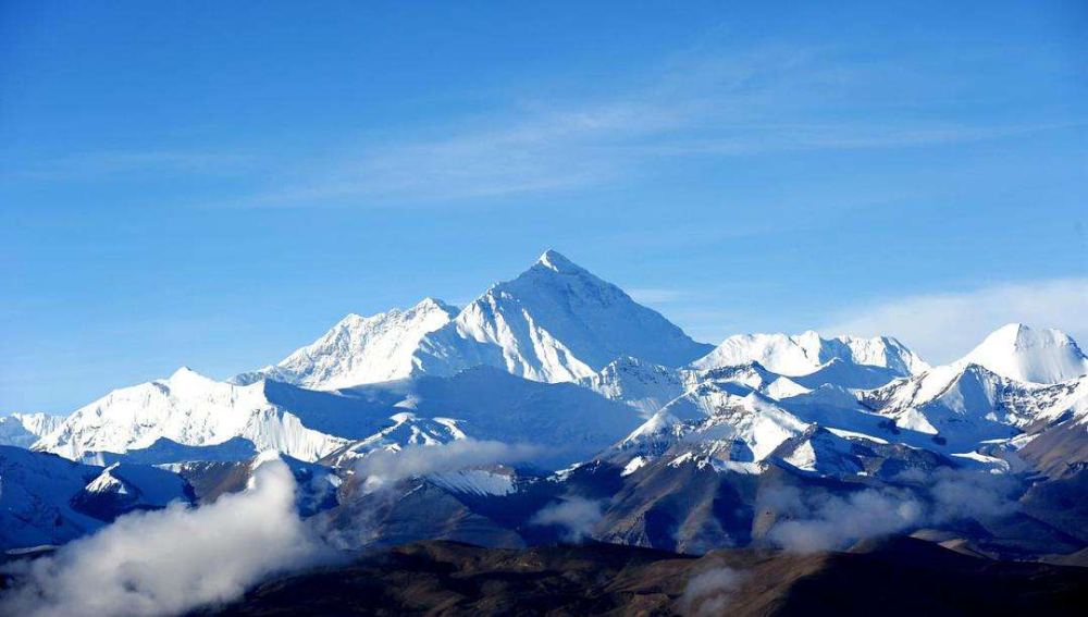 登珠穆朗玛峰不容易,那爬一次要花多少钱?够普通人买上一套房了