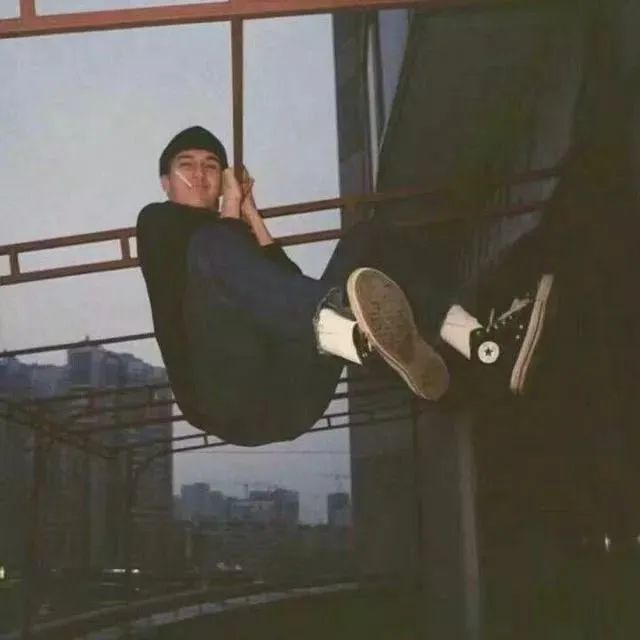 一本正经的沙雕头像