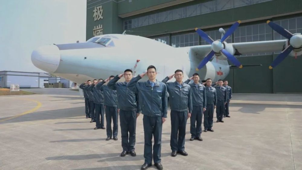 今天是你的生日,空军雷达兵!