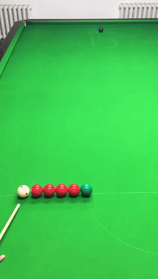 已故球王阿里克斯·希金斯的两杆精彩表演球,威廉姆斯也欣然答应了