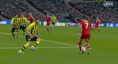 所幸,小飞侠终于顶住压力,逆风翻盘,第60分钟传中助攻曼朱基奇打破