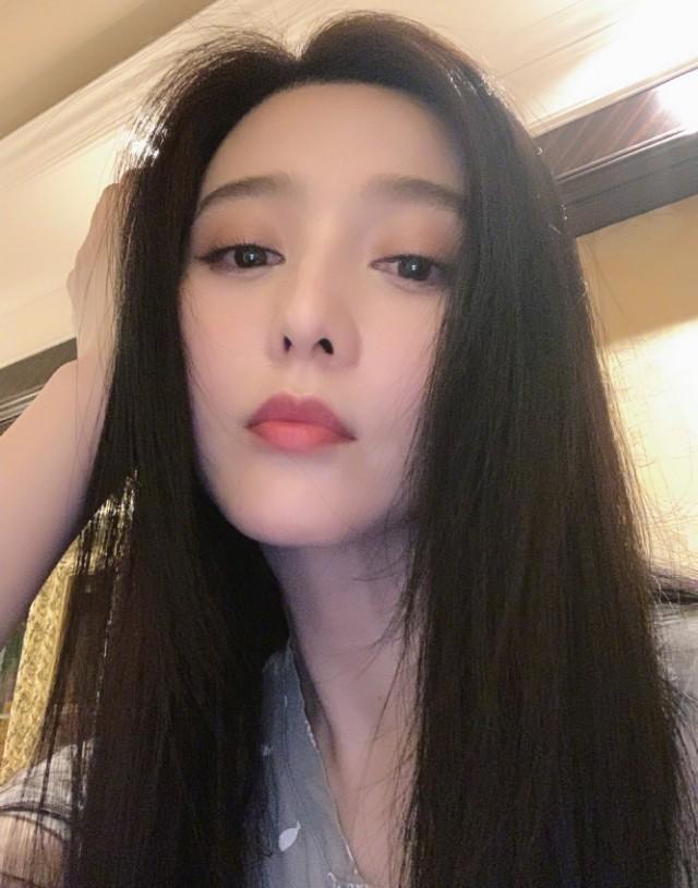 39岁范冰冰曝近照,一脸憔悴,皮肤却胜似少女!秘诀是运动保养!
