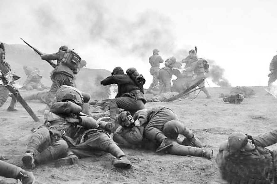 抗战后期,八路军两个连围攻29名日军,500伪军在外围"围观"
