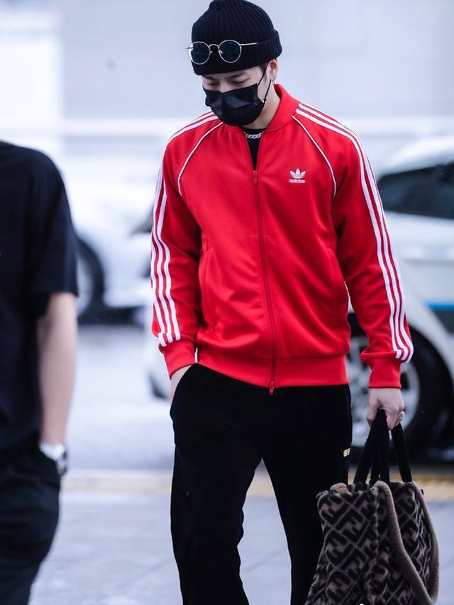 王嘉尔×adidas联名款大火,活脱脱