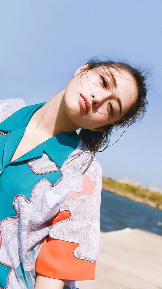 三吉彩花手机壁纸:周杰伦《说好不哭》女主角