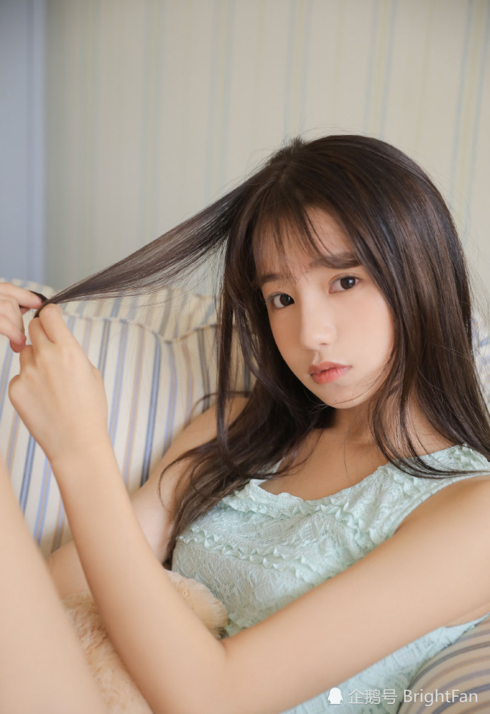 清纯邻家美女俏皮可爱清新养眼写真