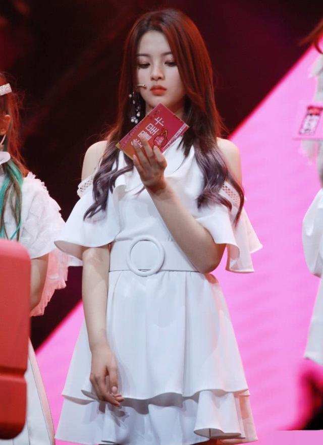 杨超越,连衣裙,公主裙,双层裙,创造101