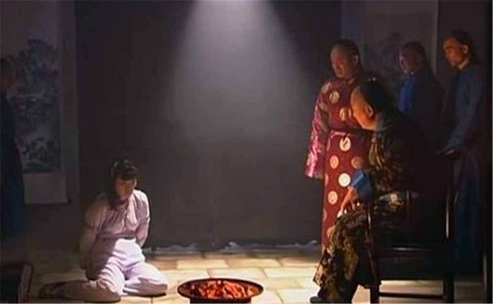 《大宅门》中詹王府的大格格和武贝勒结合为什么是丑事?