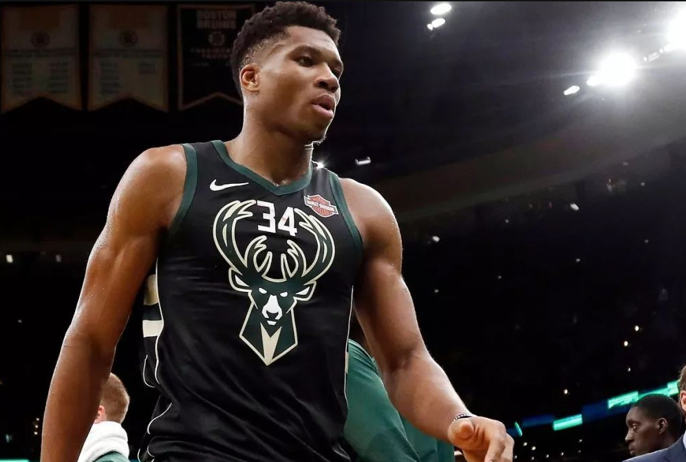 字母哥,布莱德索,雄鹿队,科沃尔,米德尔顿