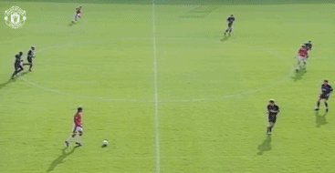 进球只靠圆月弯刀?小贝得分能力被低估 这些霸气时刻你还记得吗?